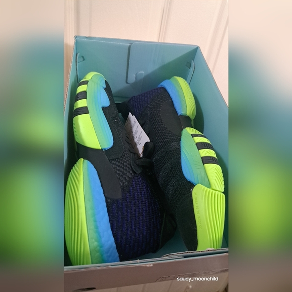 New • Adidas • Mens Basketball Sneakers 11 Mens Trae Young Black Green Neon